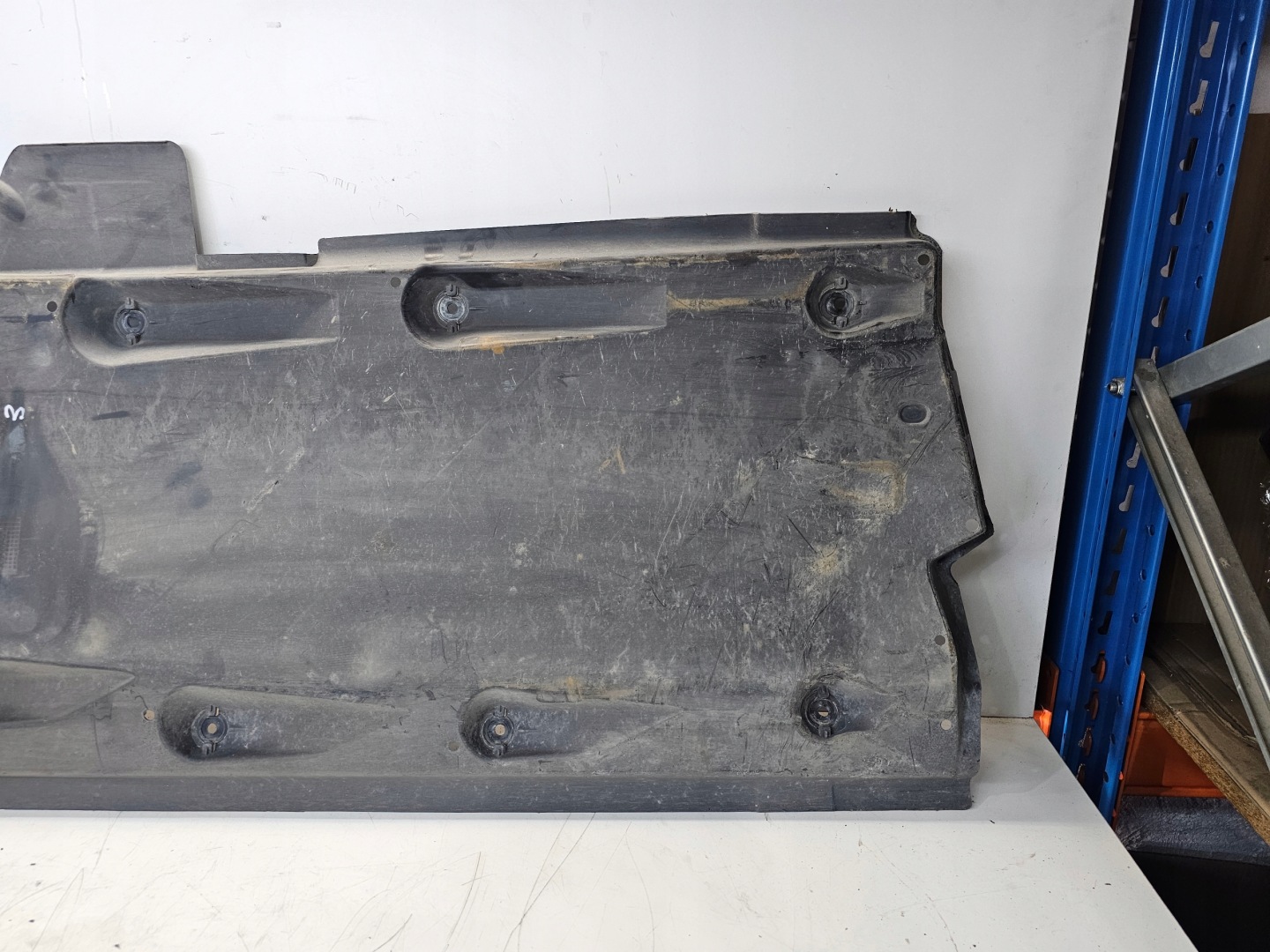 BLENDE ABDECKUNG ABDECKUNG UNTERFAHRSCHUTZ RECHTS AUDI A1 VW 6R0825202