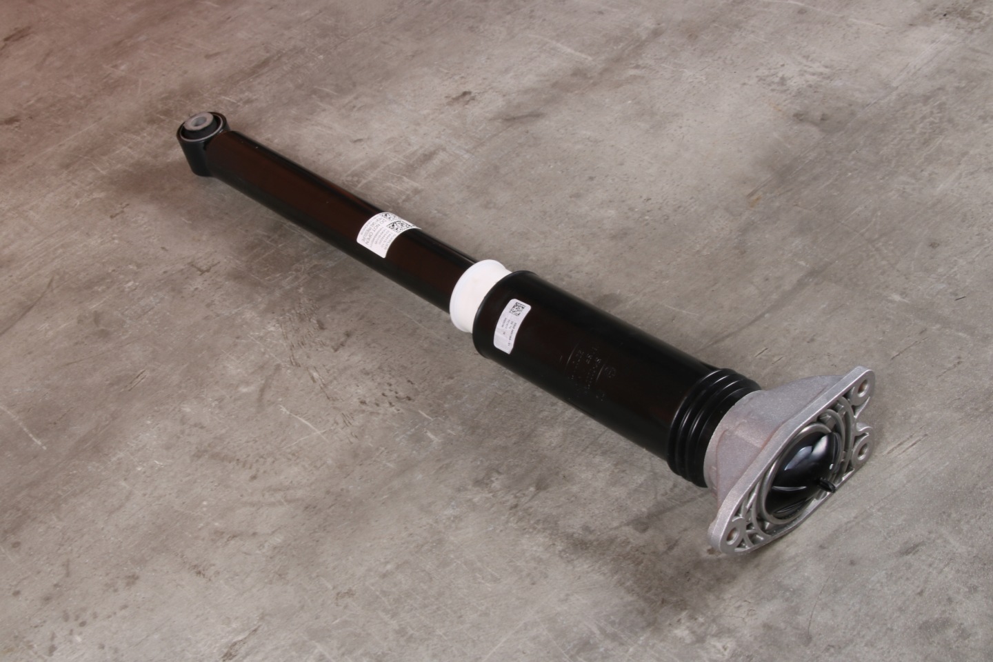 BMW 2 U06 shock absorber right left rear part rear 6889462 1800 km !!!
