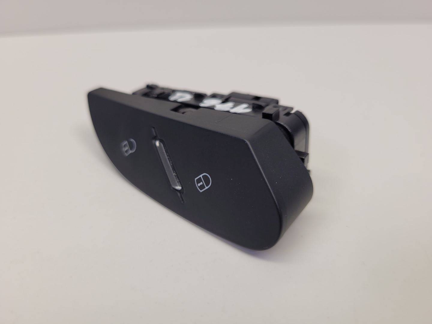 button blokady door front left side Alfa Romeo Stelvio 2017