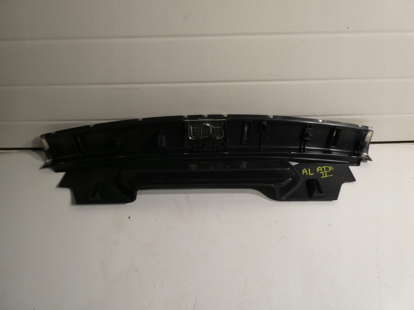 AUDI Q5 cover of the threshold boot 8R0864513C