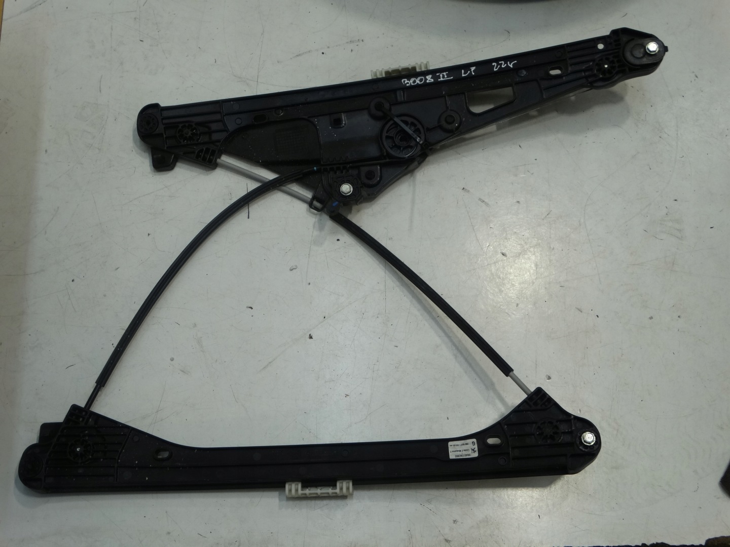 window regulator left front PEUGEOT 3008 II 22R. 9840196980