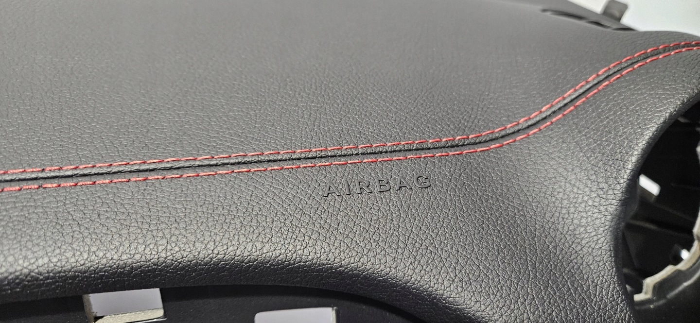 dashboard instrument panel MERCEDES GLB X247 original red NIC