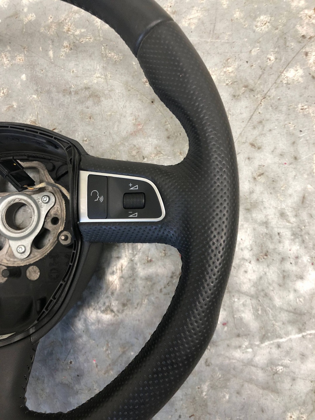 volant koža MULTIFUNKCJA AUDI A3 8P LIFT 8R0419091F