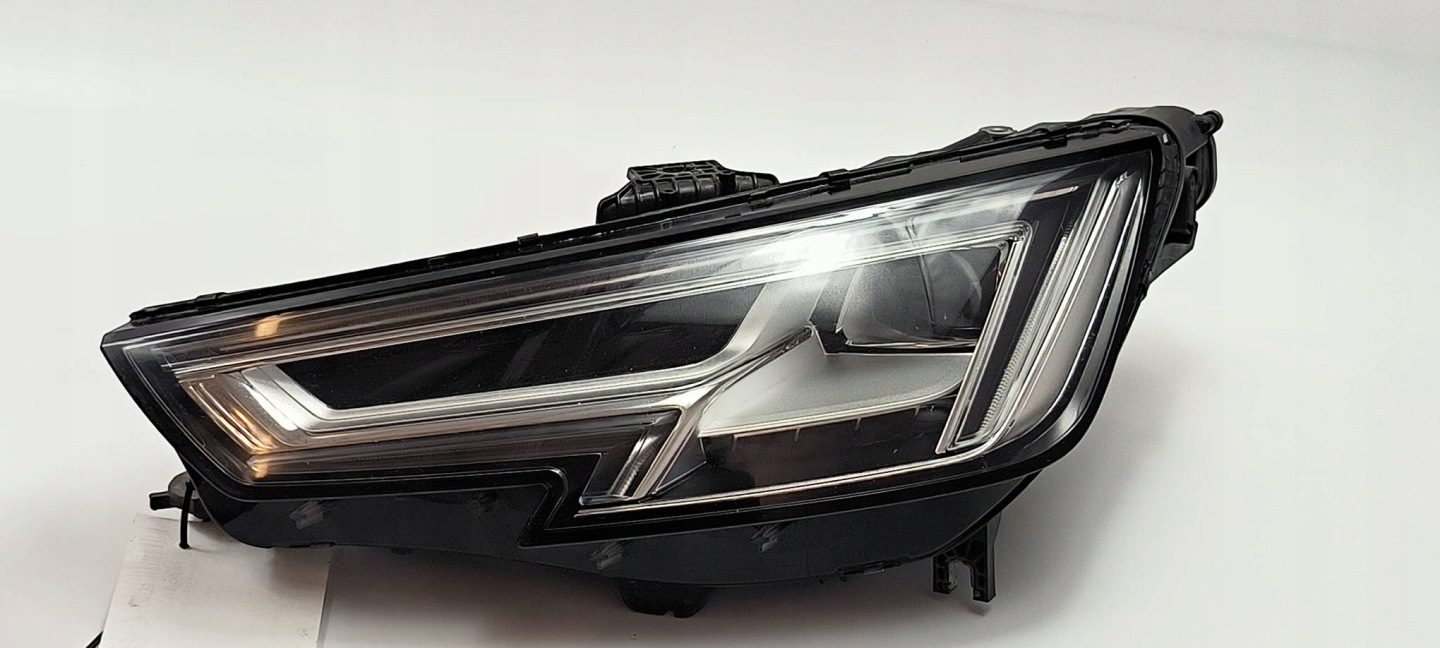 light left front 8W0941033 AUDI A4 B9 S-LINE EU