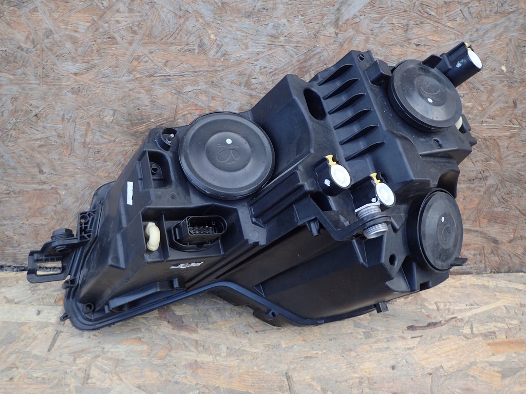 light right REFLEKTOR right SKODA KAROQ 57B941016A