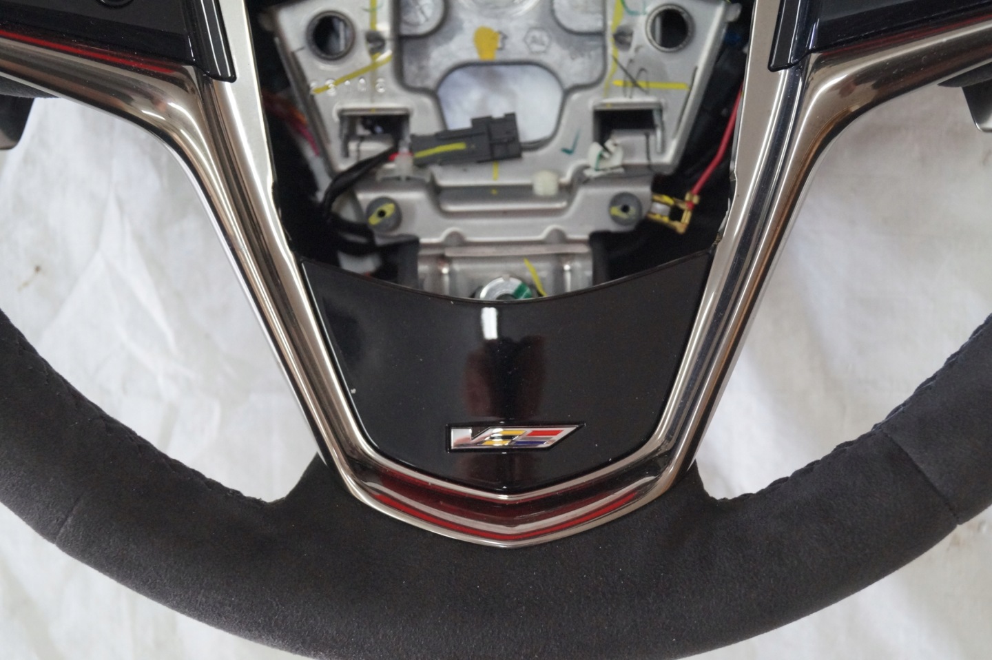 lenkrad NUBUK CADILLAC CTS-V 16-20 84028537