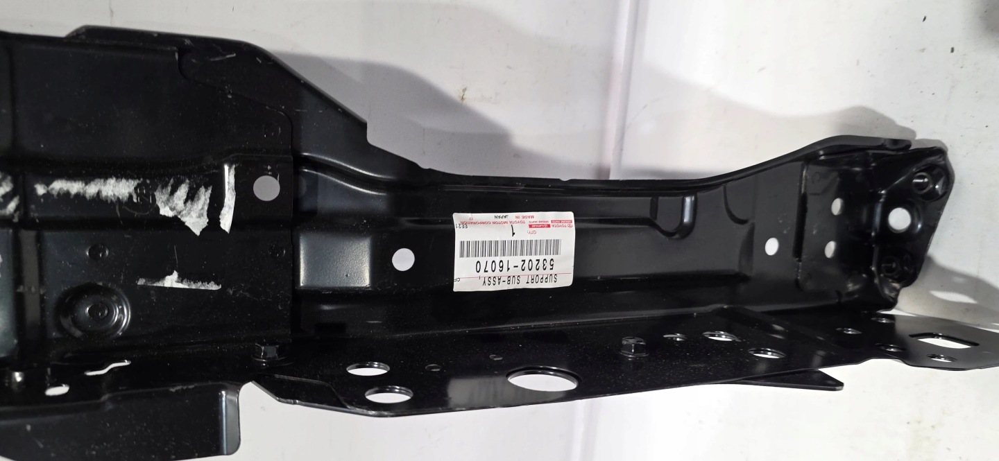 pillar PION right front TOYOTA COROLLA CROSS 21- new original