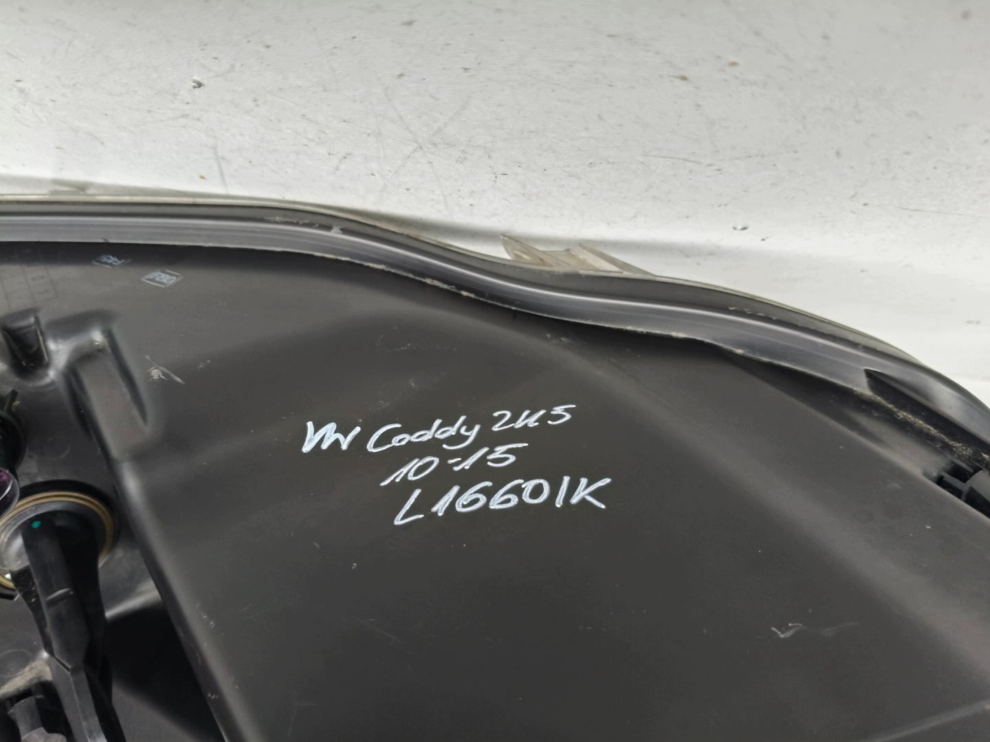 light left REFLEKTOR VW CADDY 2K 2K5 10-15