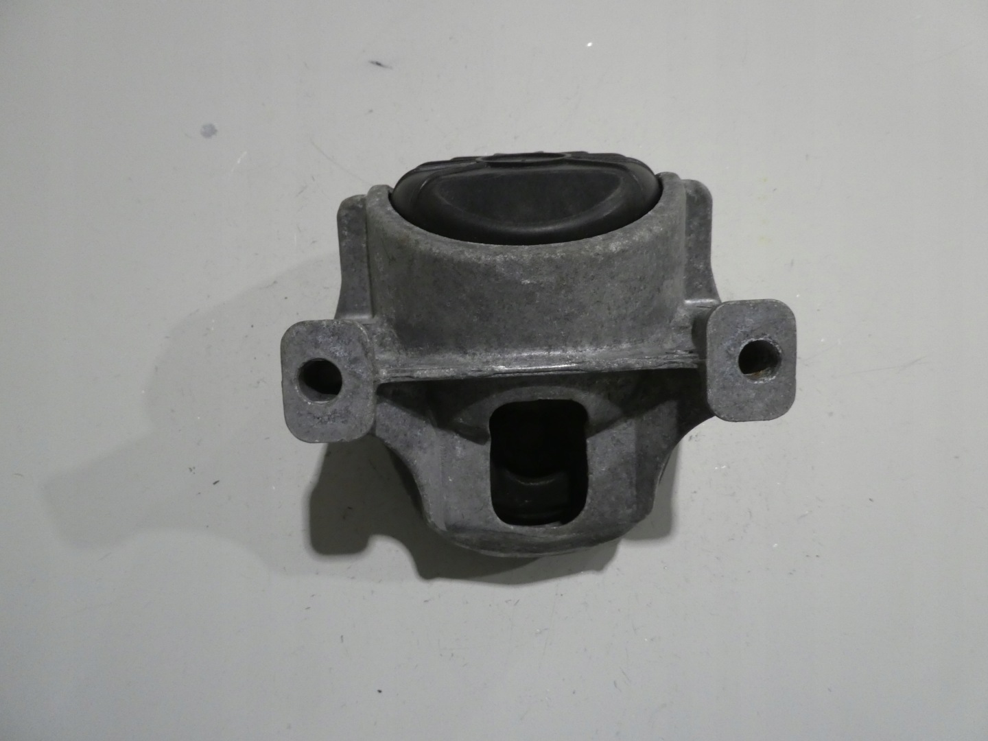 engine mount AUDI A4 B8 A5 Q5 8R0199381