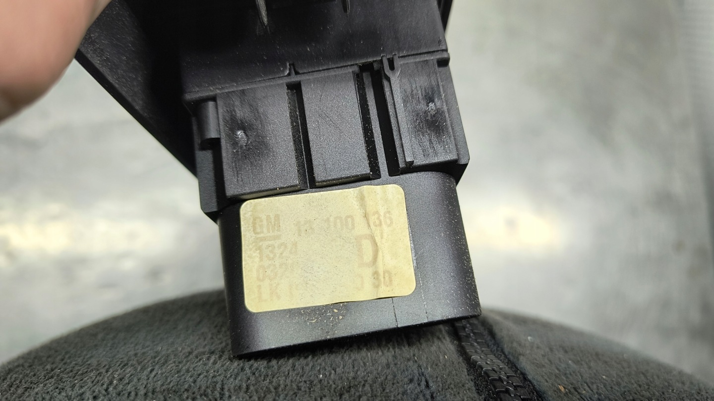 OPEL ASTRA H 2005r switch switch of the lights 13100136