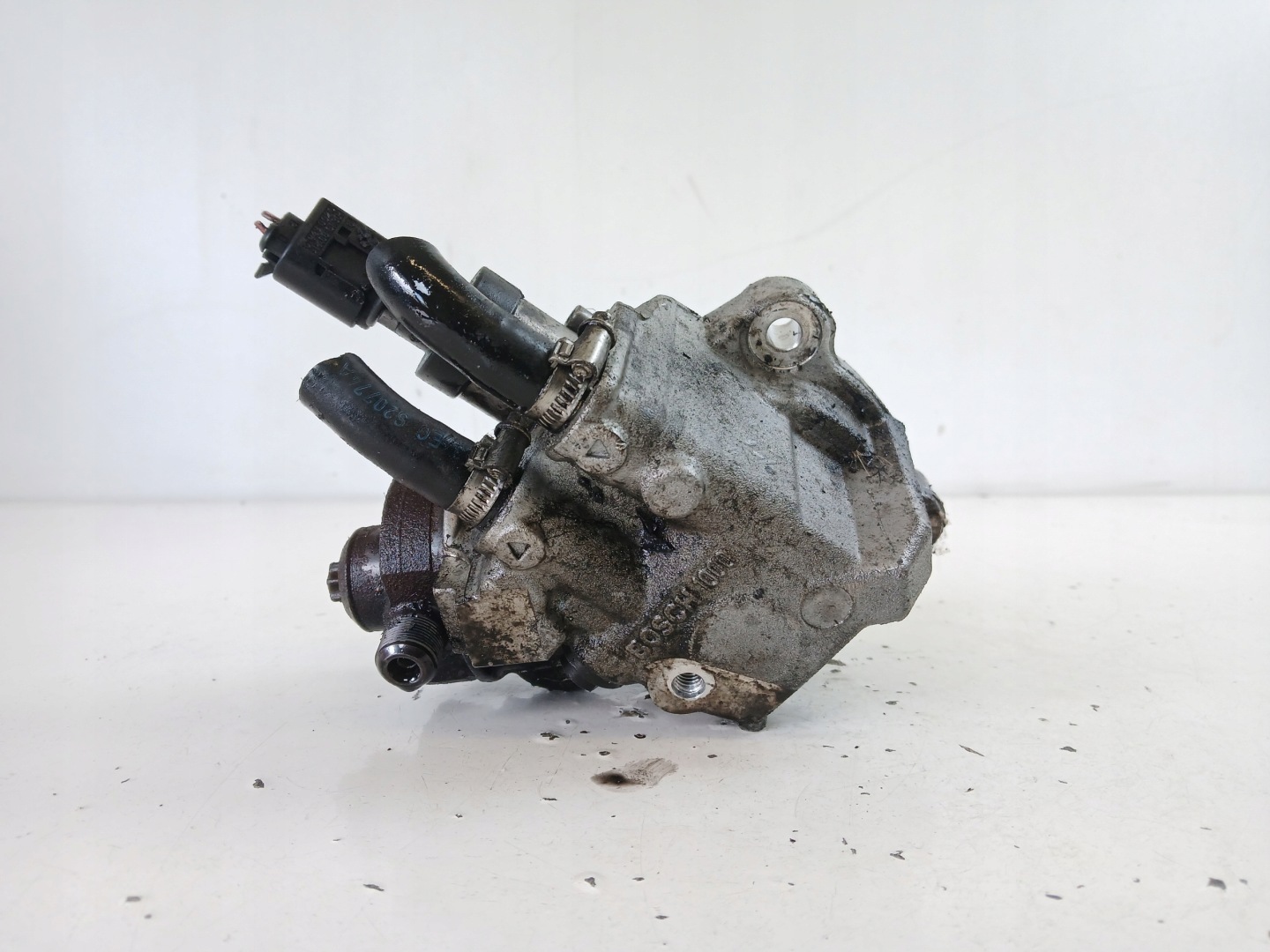BMW E90 E91 E87 E81 2.0 D pumpa visokog pritiska 7797874
