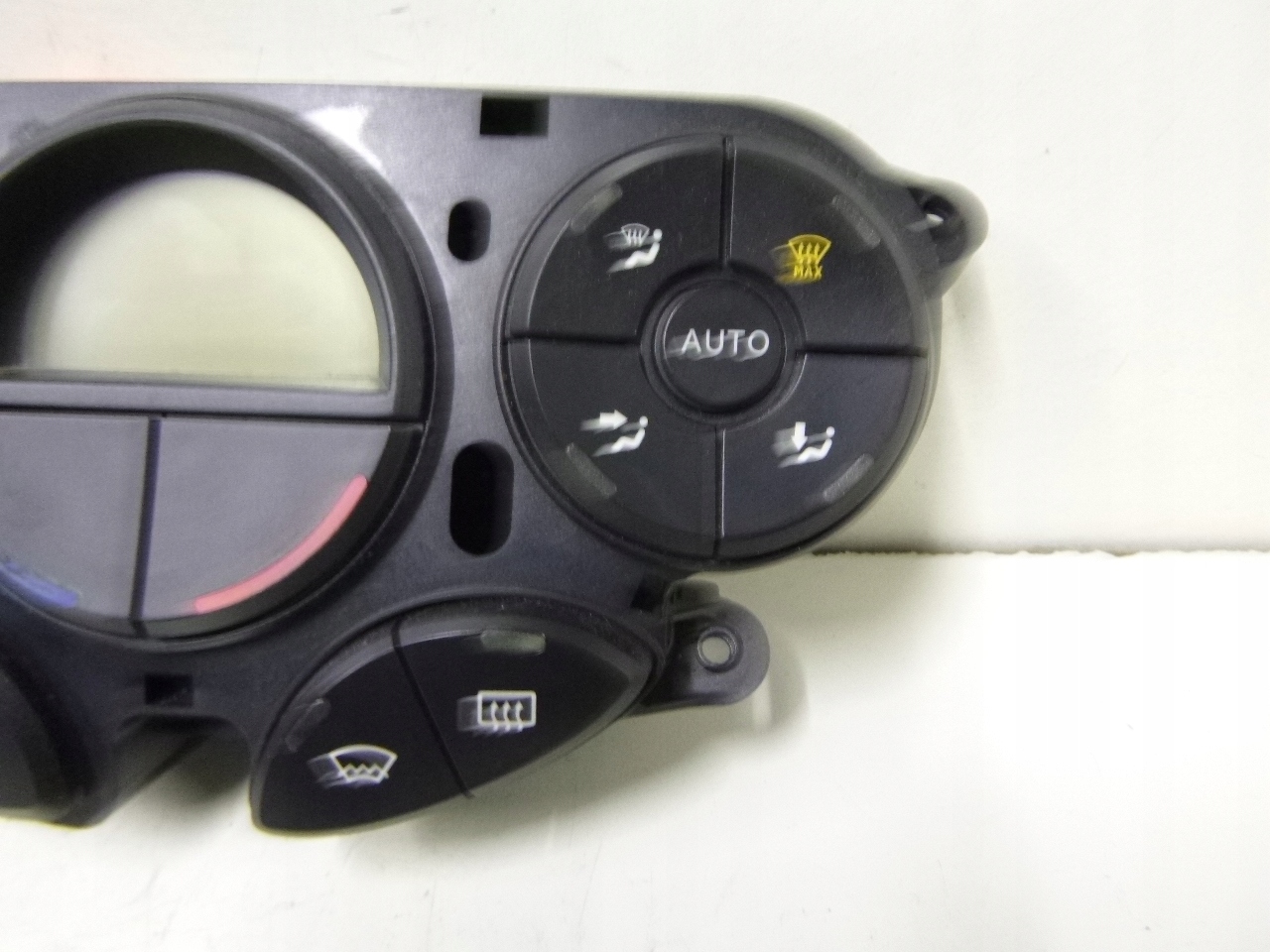 UNITE COMMANDE CLIMA BOUCHES BUSES FORD FOCUS LIFT 01R.