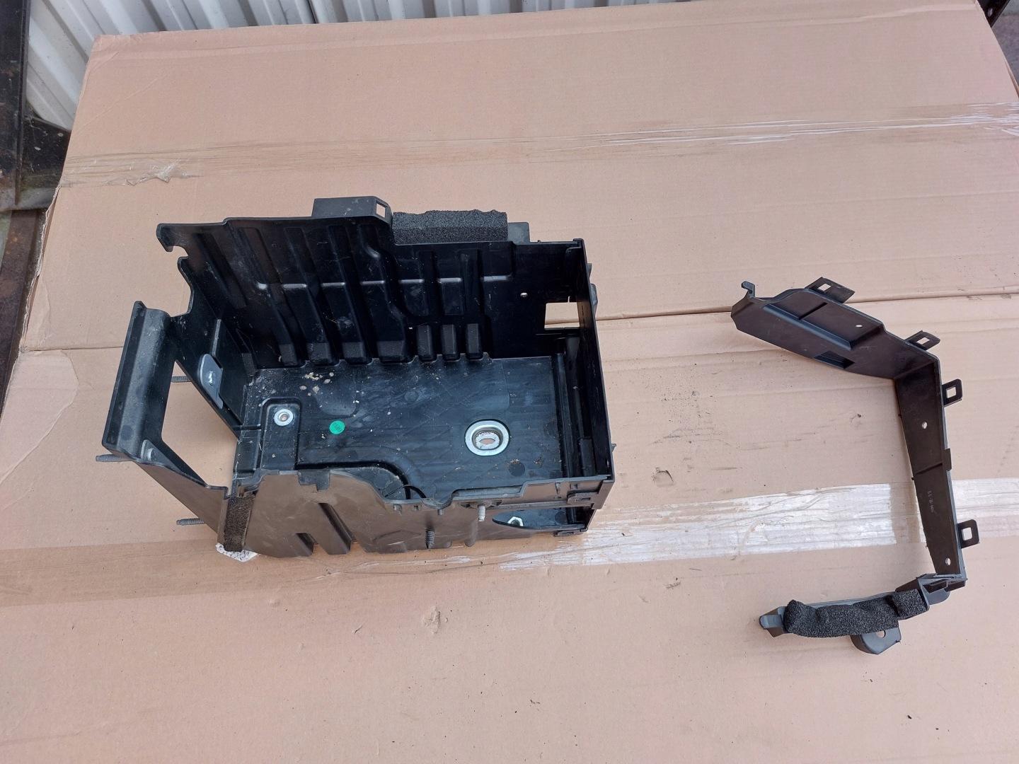 Boîte pour batterie RANGE ROVER L551 20r