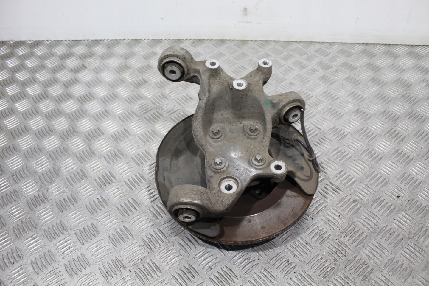 swing right rear part INFINITI Q30
