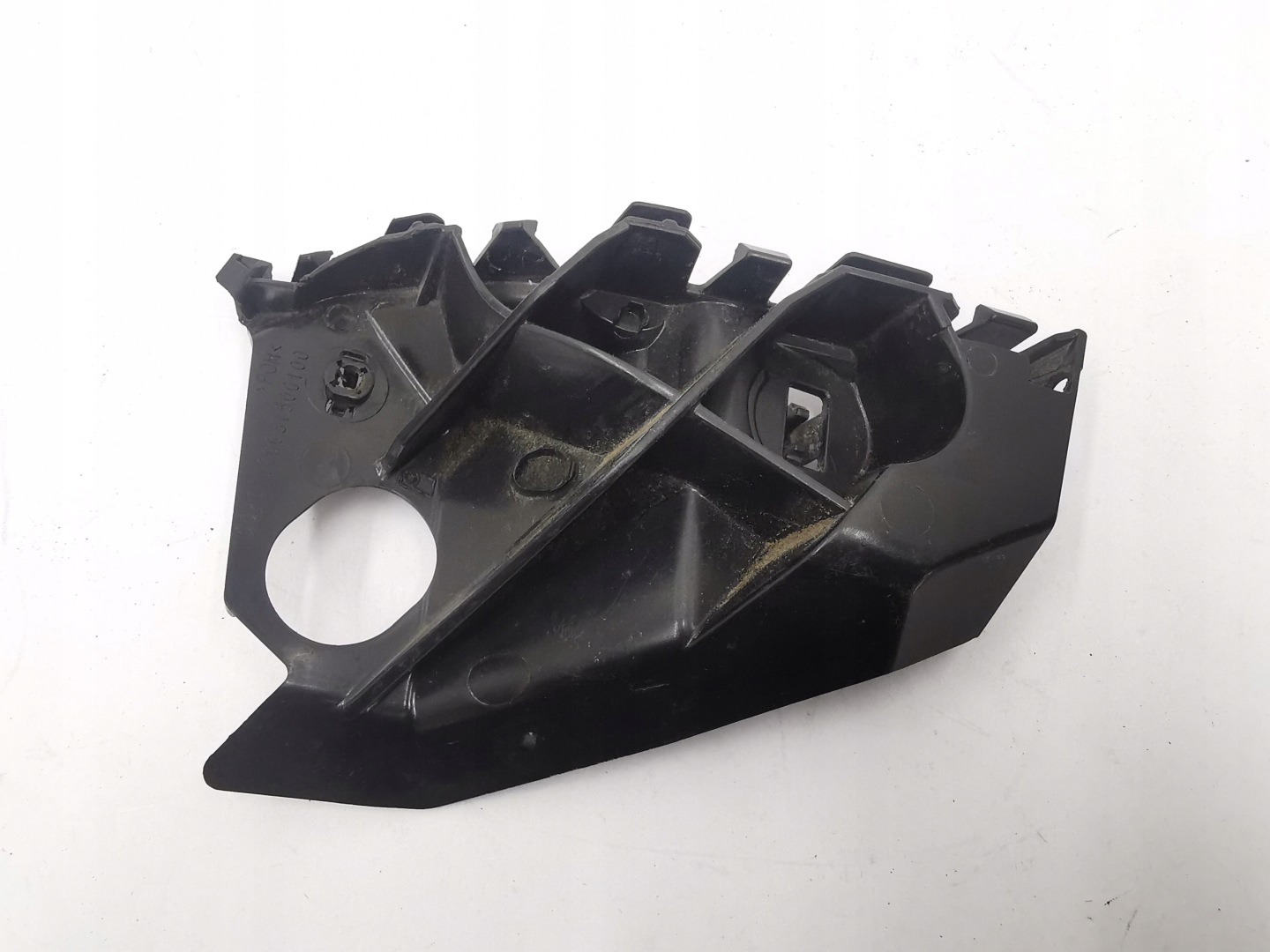 bumper bracket left front TOYOTA AYGO and 00201160031500100