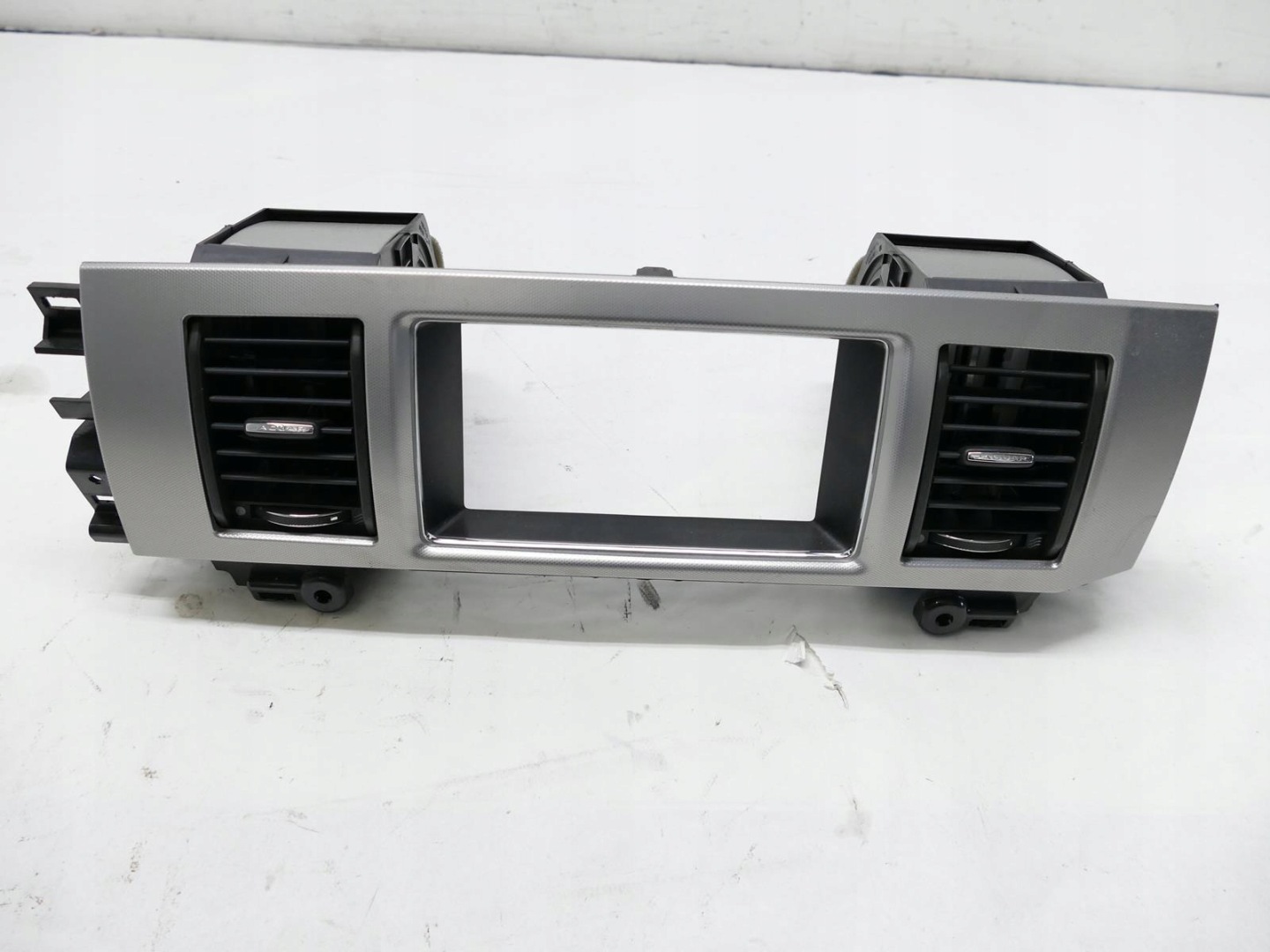 JAGUAR XF X250 LIFT XFR grid air conditioning devices front frame