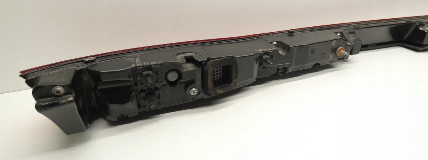 AUDI A5 B10 8B3945095B 2024- cap light rear LED