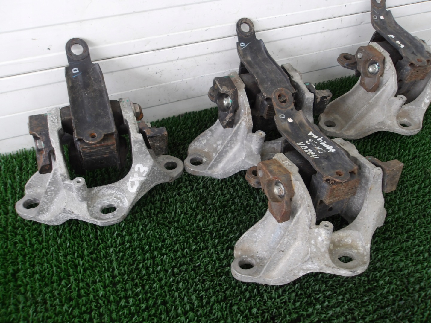 MAZDA CX-3 15-21 2.0 B holder engine mount OE