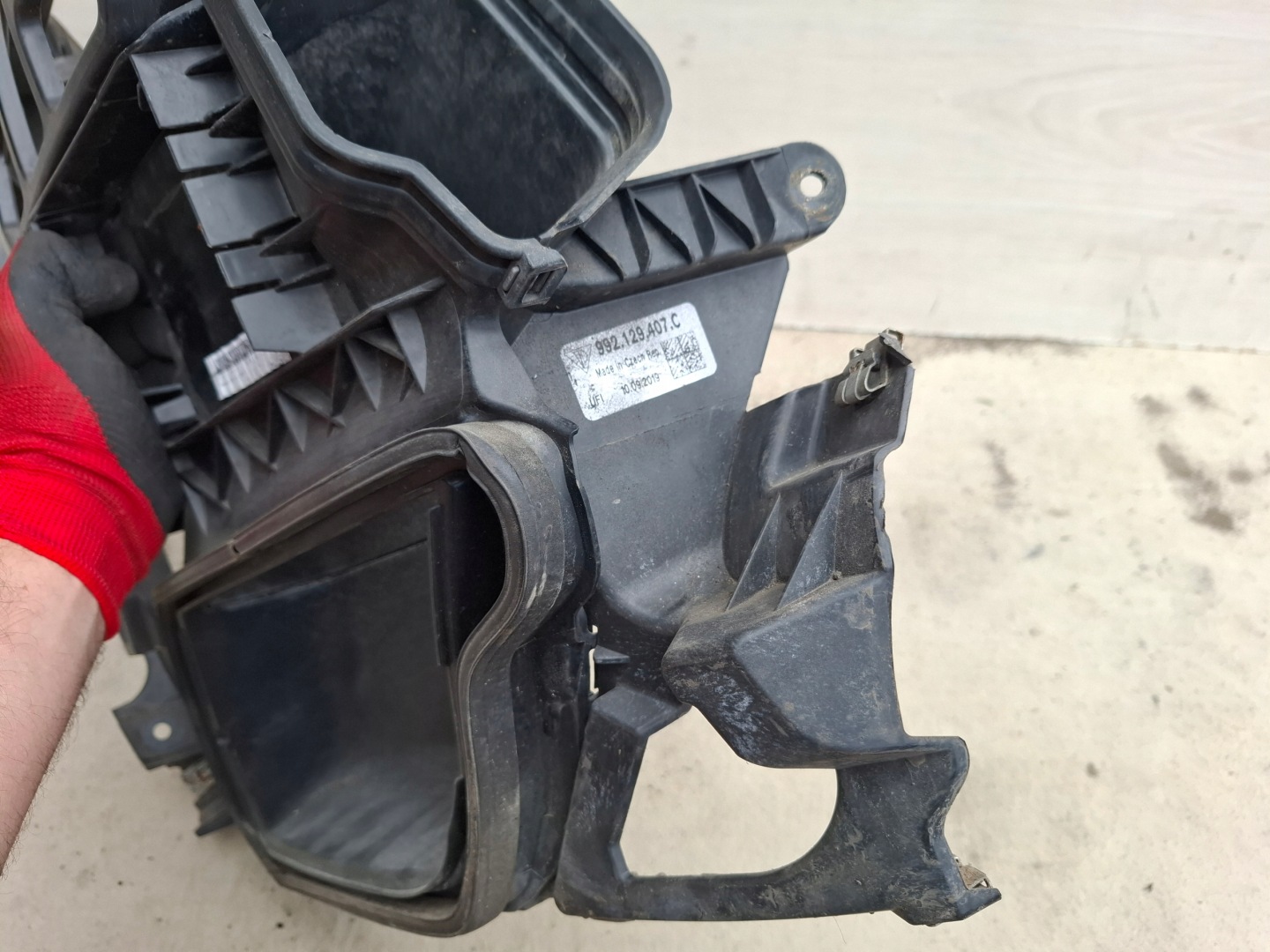 bumper bracket rear part rear left PORSCHE 992 911 992807605B
