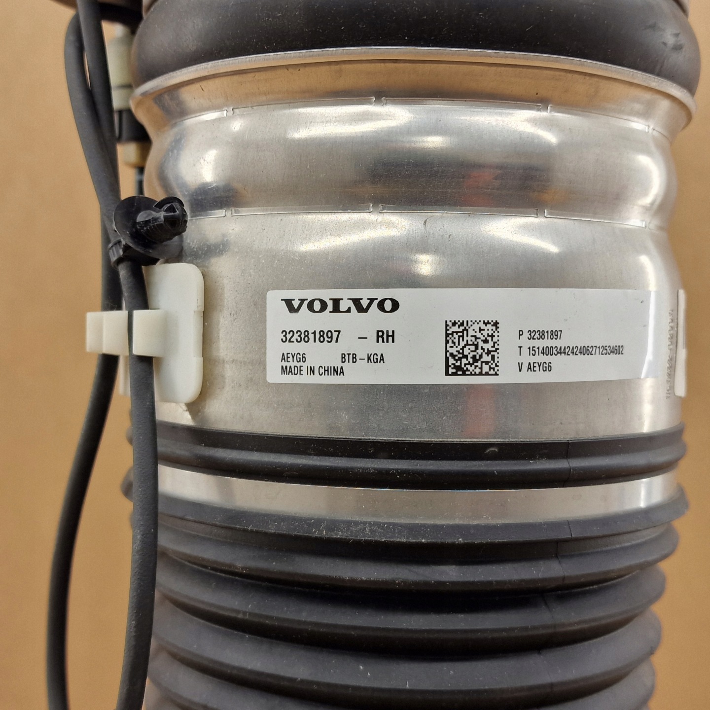 right PNEUMATYCZNY shock absorber front VOLVO EX90 POLESTAR 3