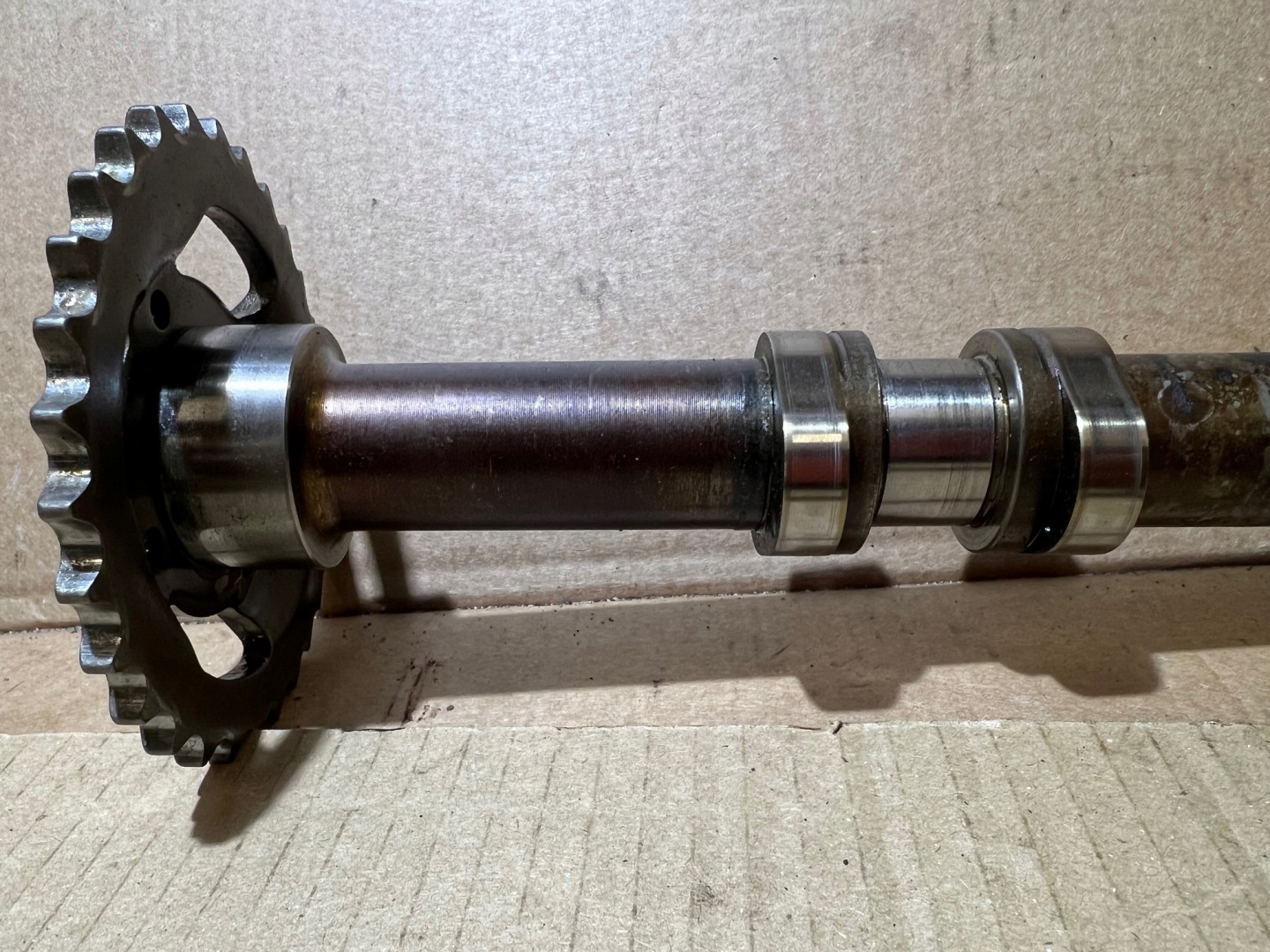AUDI A8 D4 3.0 TFSI CTU Arbre à cames d’échappement Droite 06E109102BF