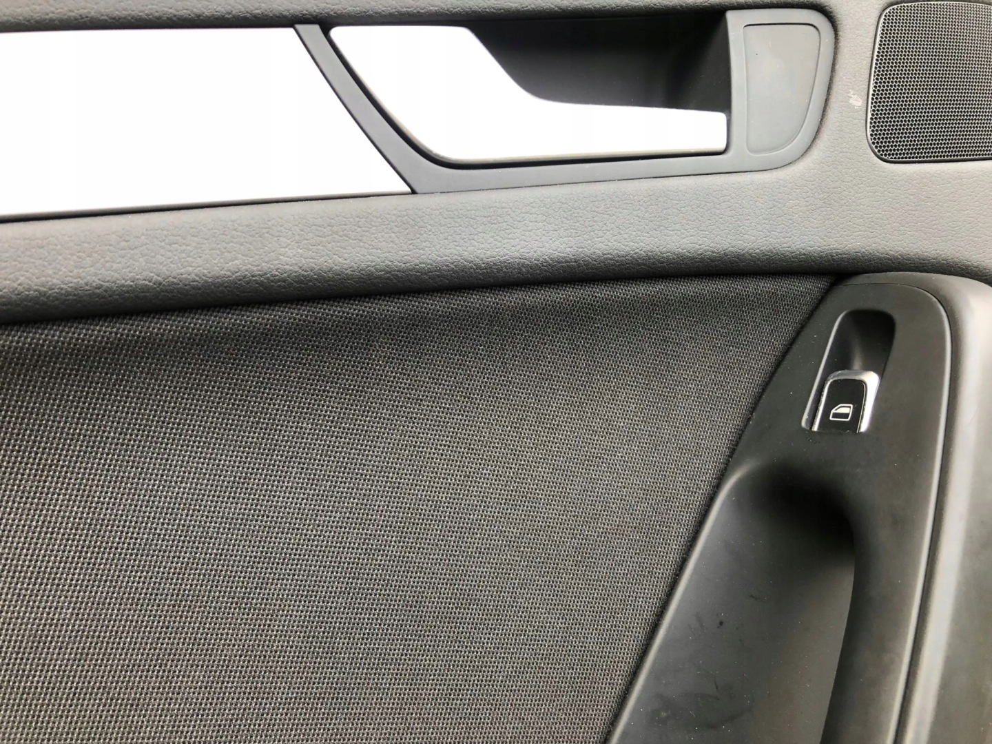 AUDI A4 B8 LIFT side upholstery left rear part 0273