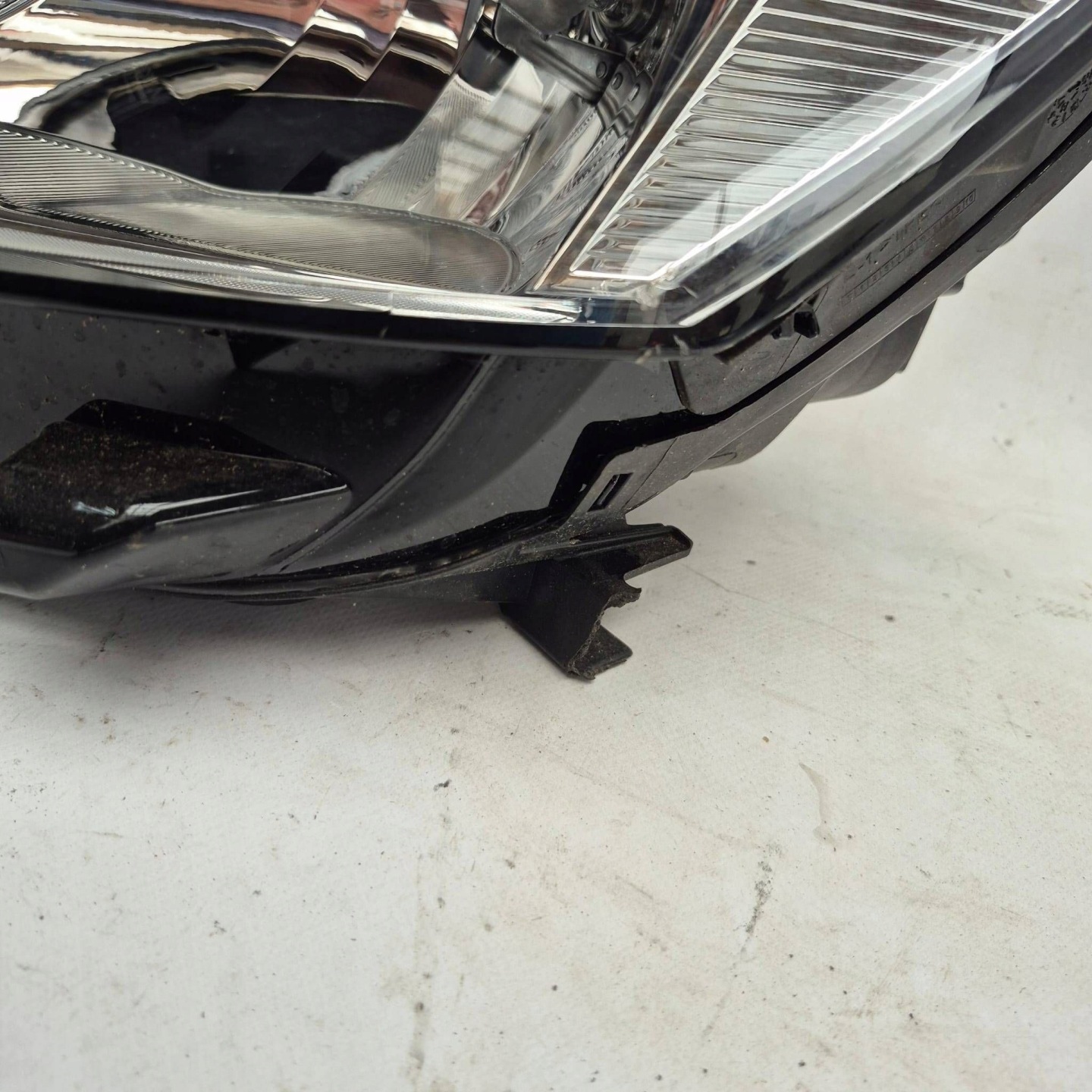 VW T-ROC 2GA 17- light left front front ZWYKLA 2GA941005B