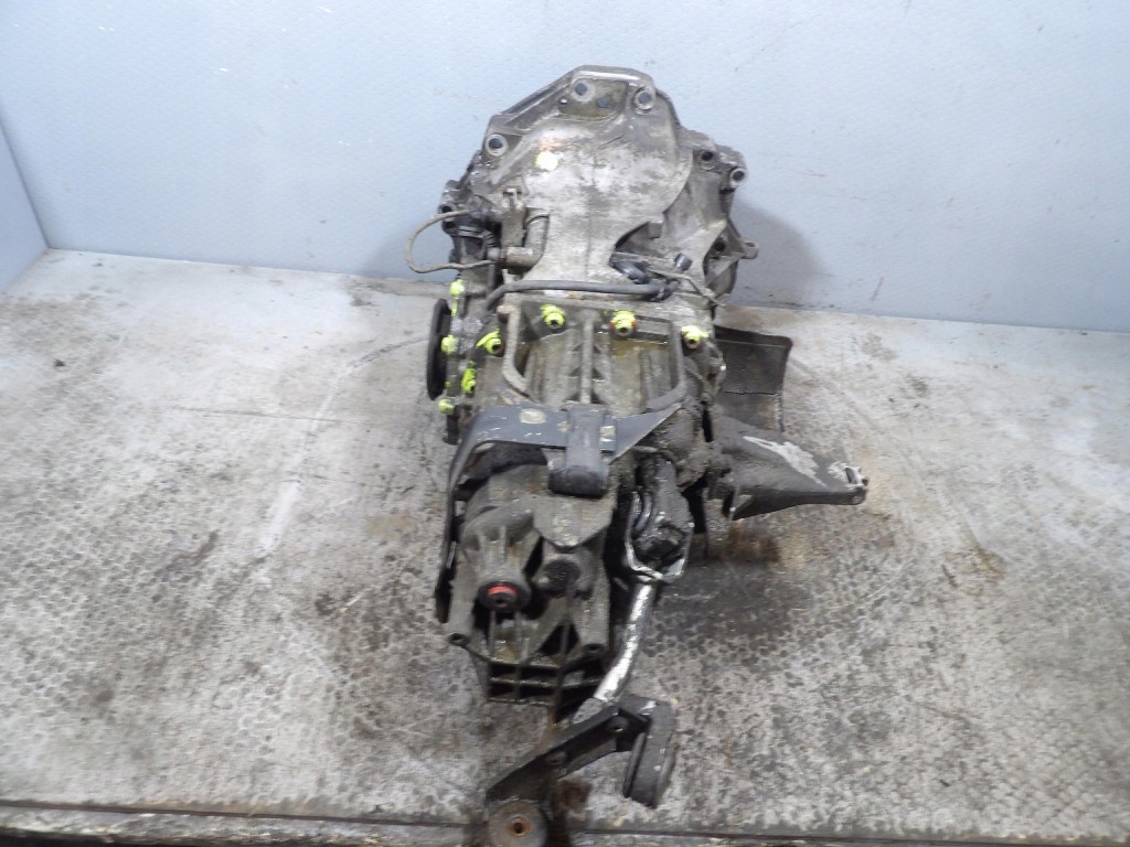 AUDI 100 2.3B CAMBIO manuale ATR