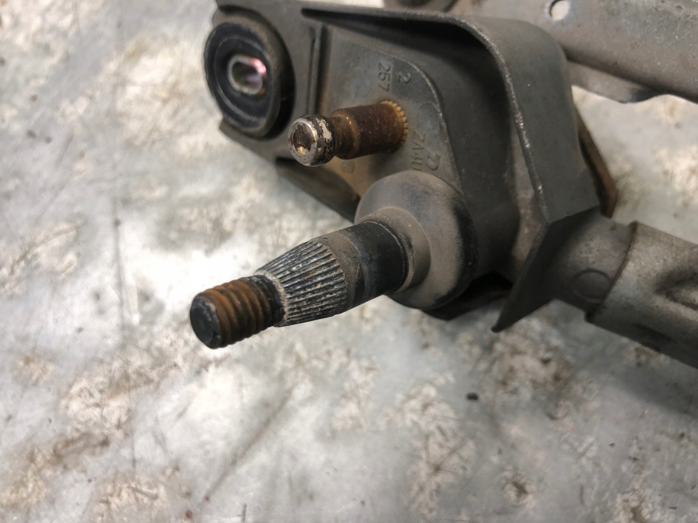 wiper mechanism front TOYOTA AYGO and