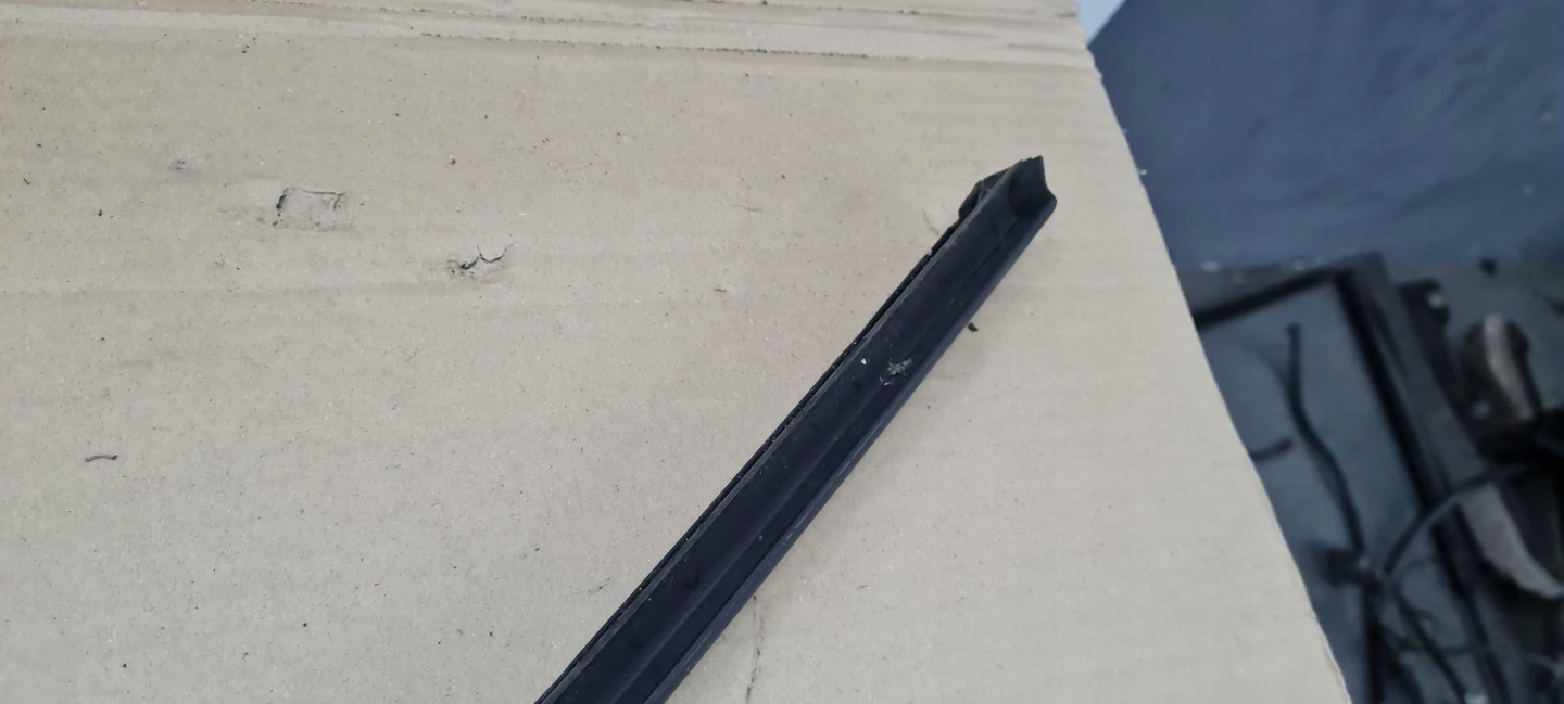 A5 8T S5 LIFT moulding cap windows CZOLOWEJ right 8T0854328A