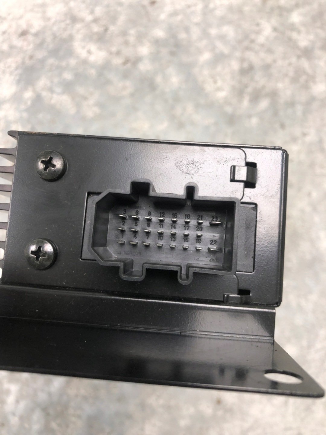 amplifier AUDI A4 B6 B7 CABRIO 8H0035223