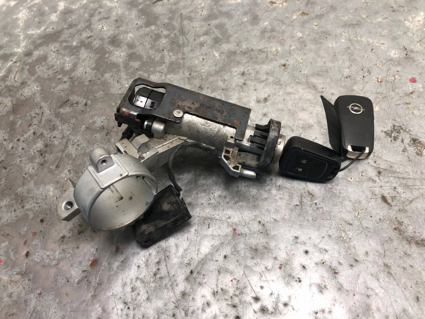 ignition + KLUCZYKI OPEL ASTRA J 13383062 20939745