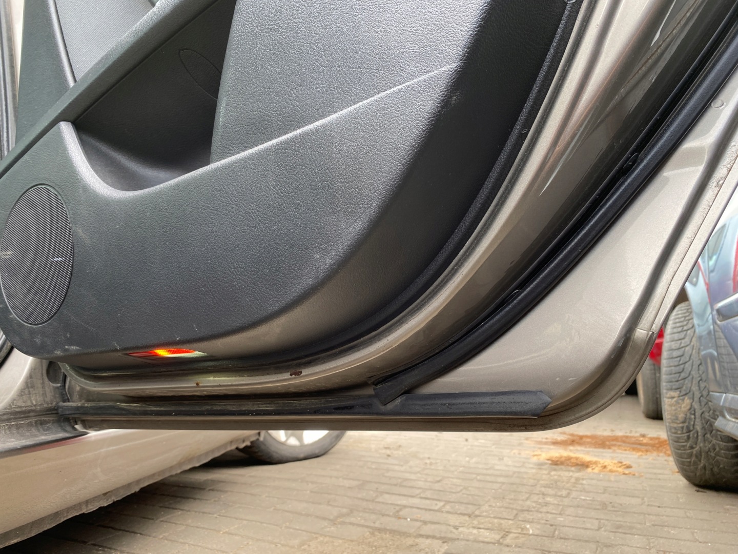 tür rechts hinten heck Peugeot 407 SW 04-10 code lakieru KDAC