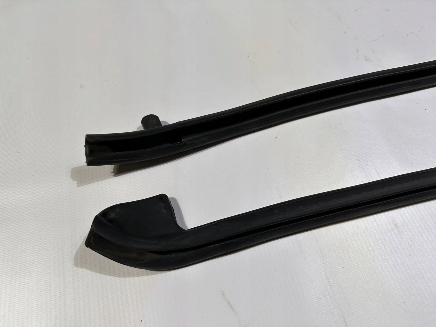 gasket uszczelki door right left Chrysler Pacifica 2016 - 2024