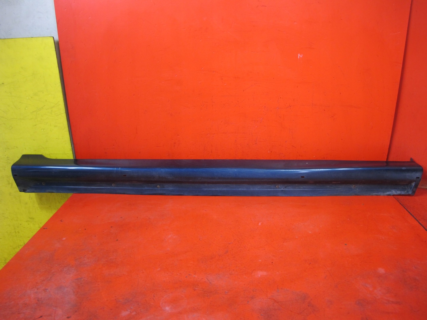 MITSUBISHI LANCER VII CS moulding threshold right T54
