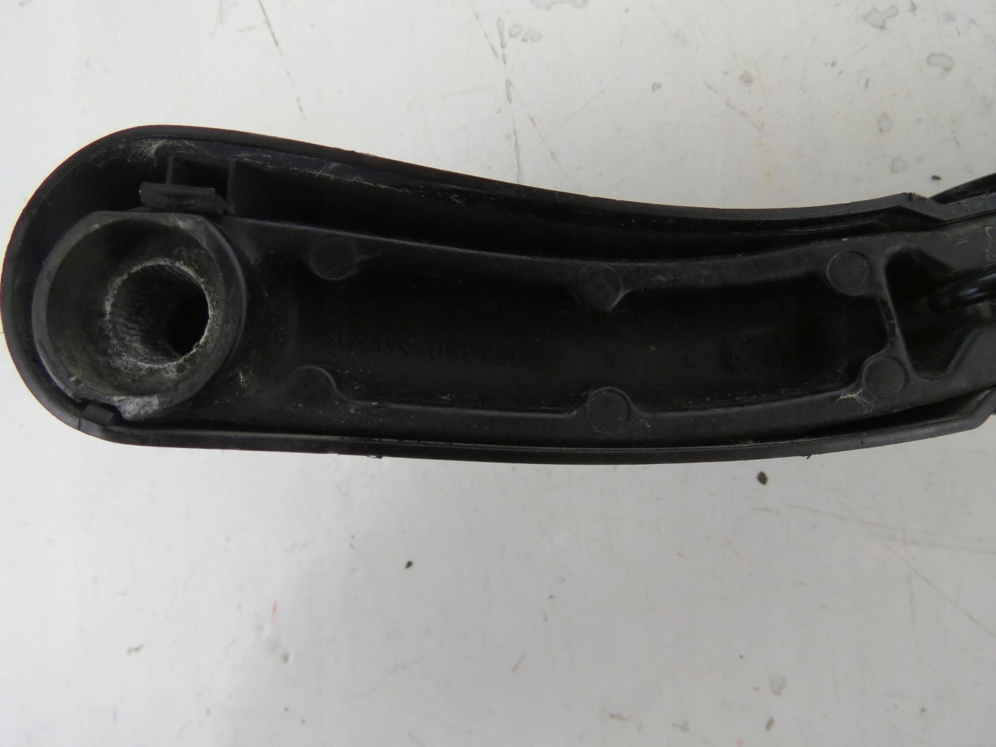 wiper arm right front VOLVO XC70 II AWD 2.4D 2000-2007r 30655615
