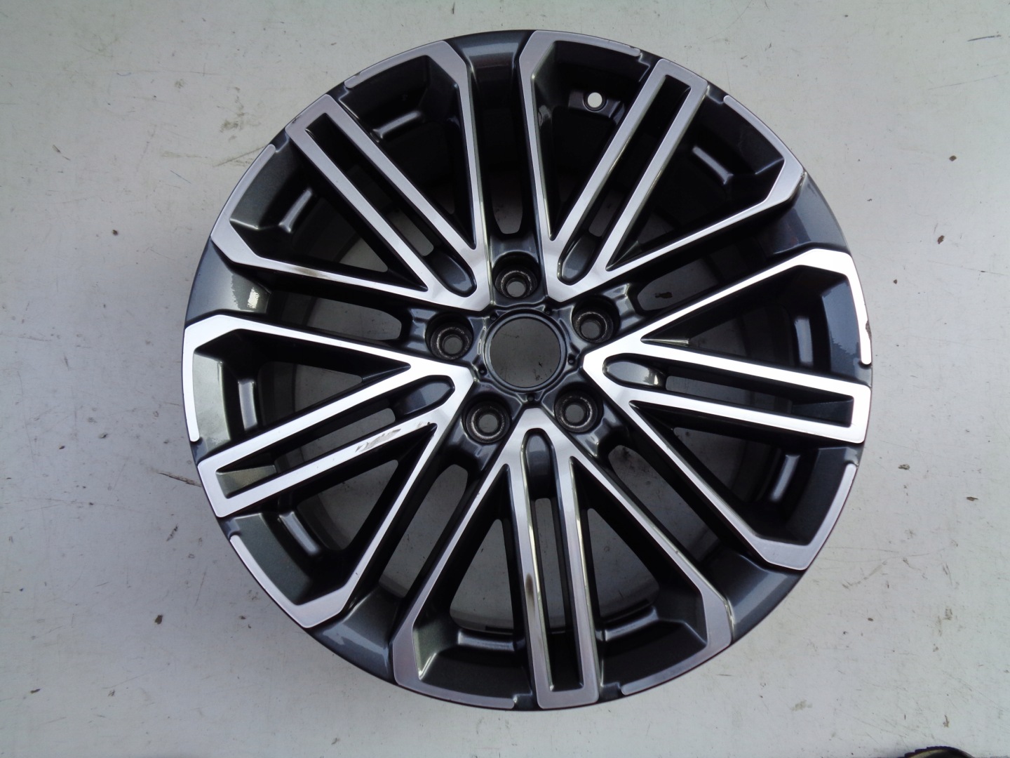 disk hliníkový KIA 7,5JX18 ET55 5X114,3