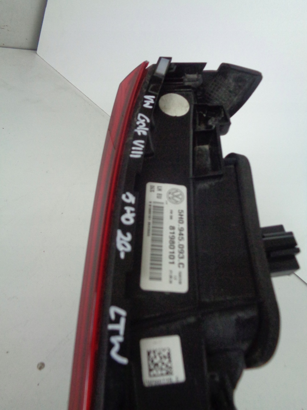 light left rear to the bonnet VW GOLF VIII 8 5H 20- LED