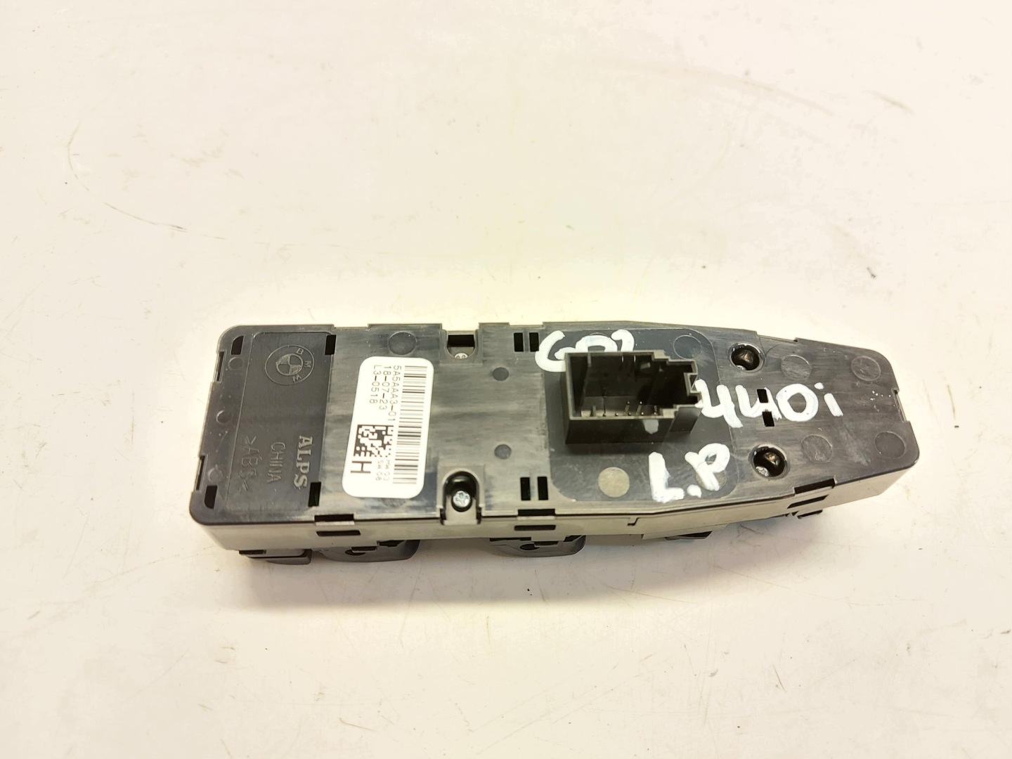 BMW G02 X4 M40i 2023r panel window control switch windows left front