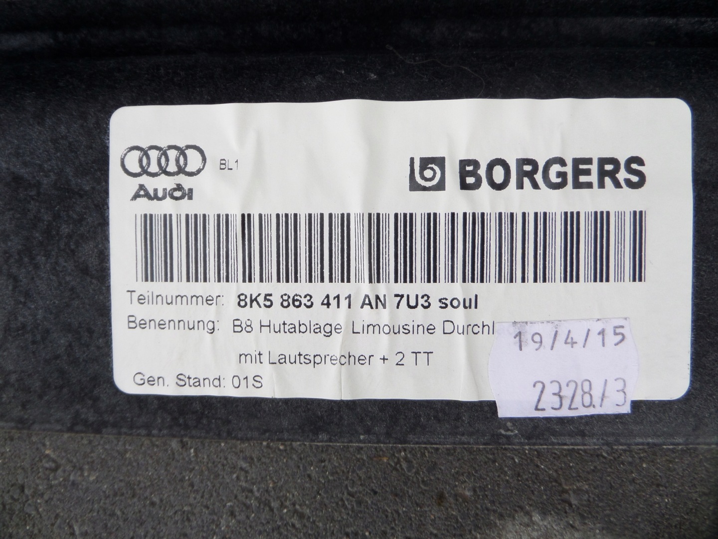 AUDI A4 B8 sedan plato boot 8K5863411A