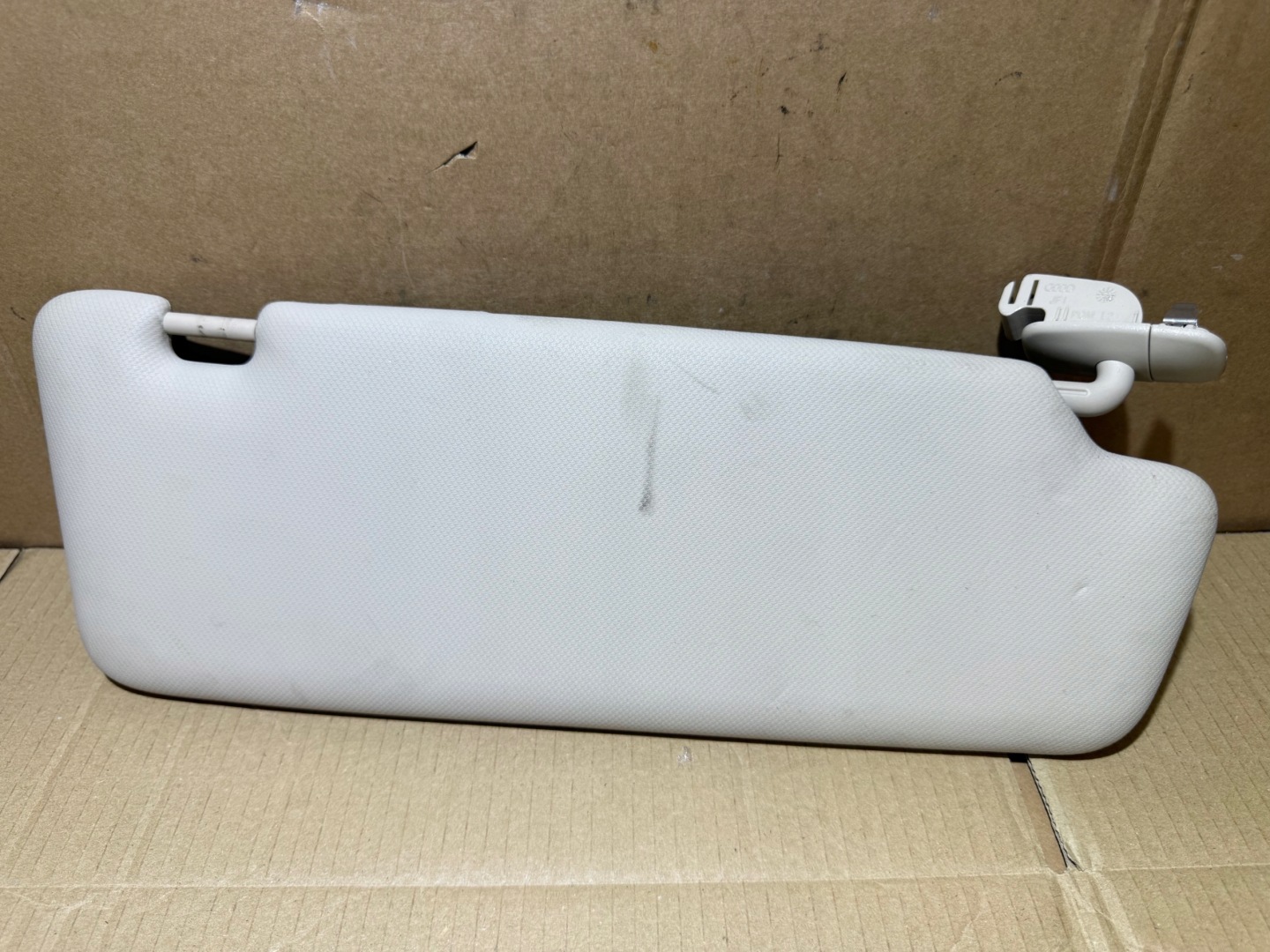 AUDI Q5 8R cover PRZECIWSLONECZNA visor visor left left