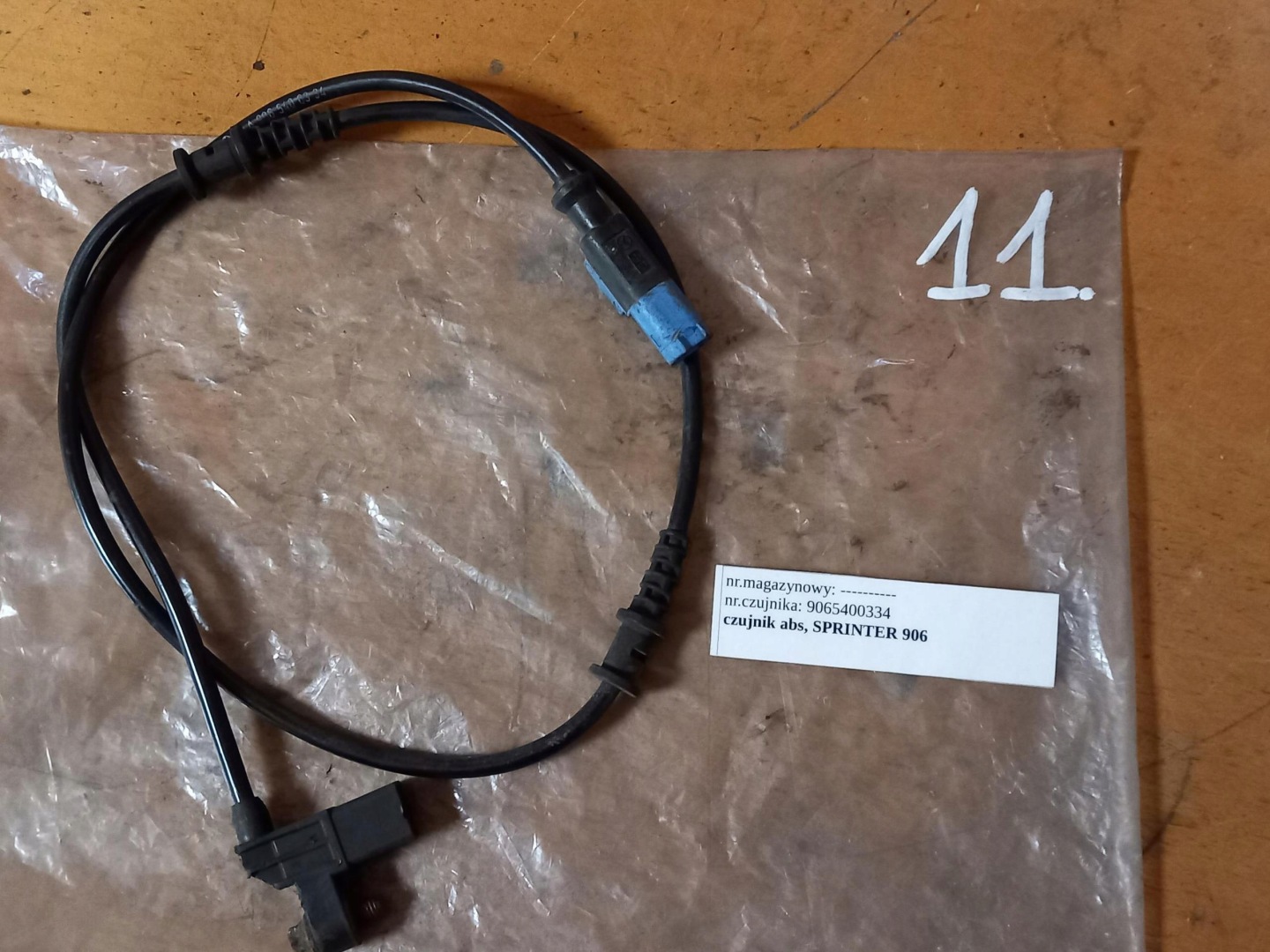 Sensor ZUZYCIA KLOCKOW HAMULCOWYCH MERCEDES SPRINTER W906 9065400334