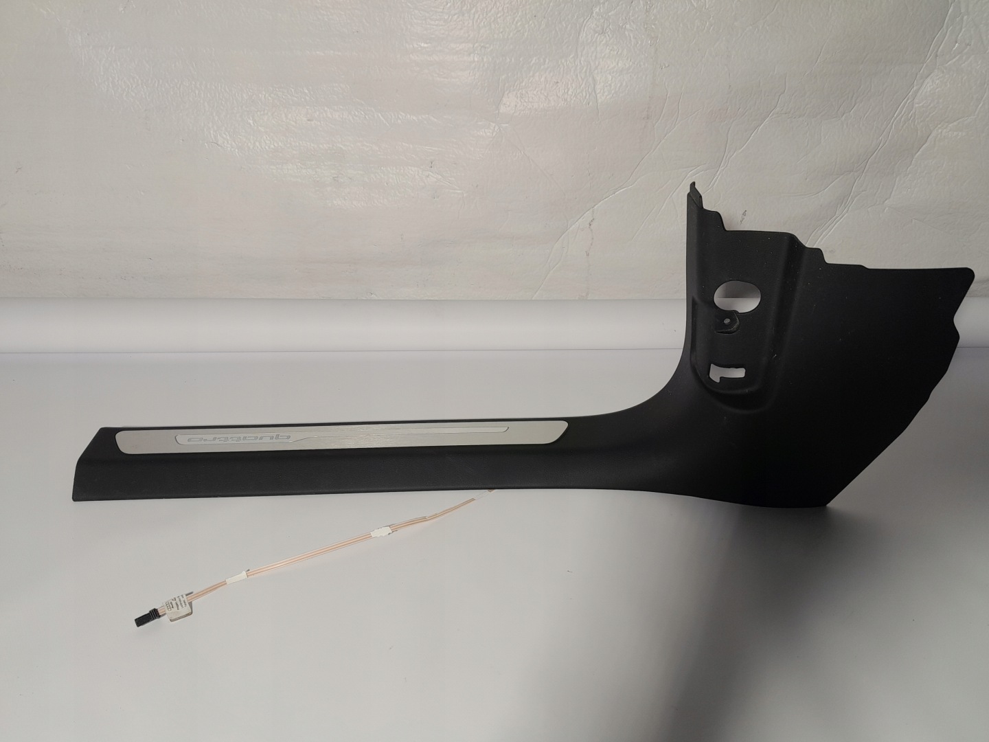 AUDI A8 D4 moulding threshold left 4H0947417 4H1867271L