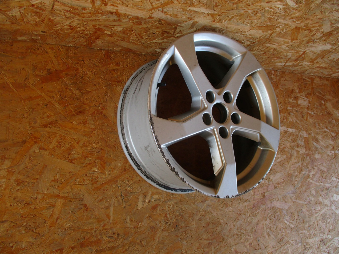 AUDI A3 8V disk hliníkový 7,5Jx17 ET51 5x112