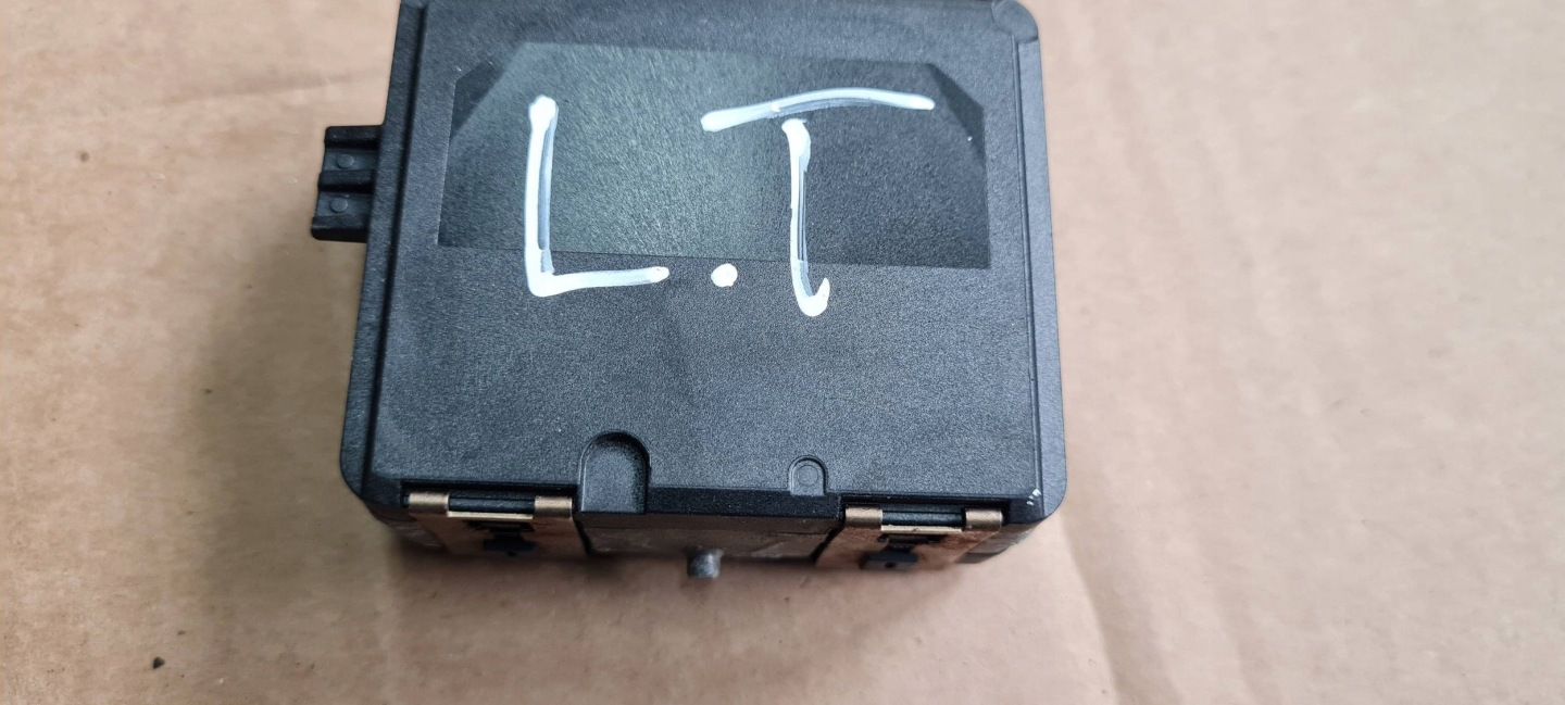Q3 83A RADAR DISTRONIC left rear part sensor MARTWEGO POLA 3Q0907590K