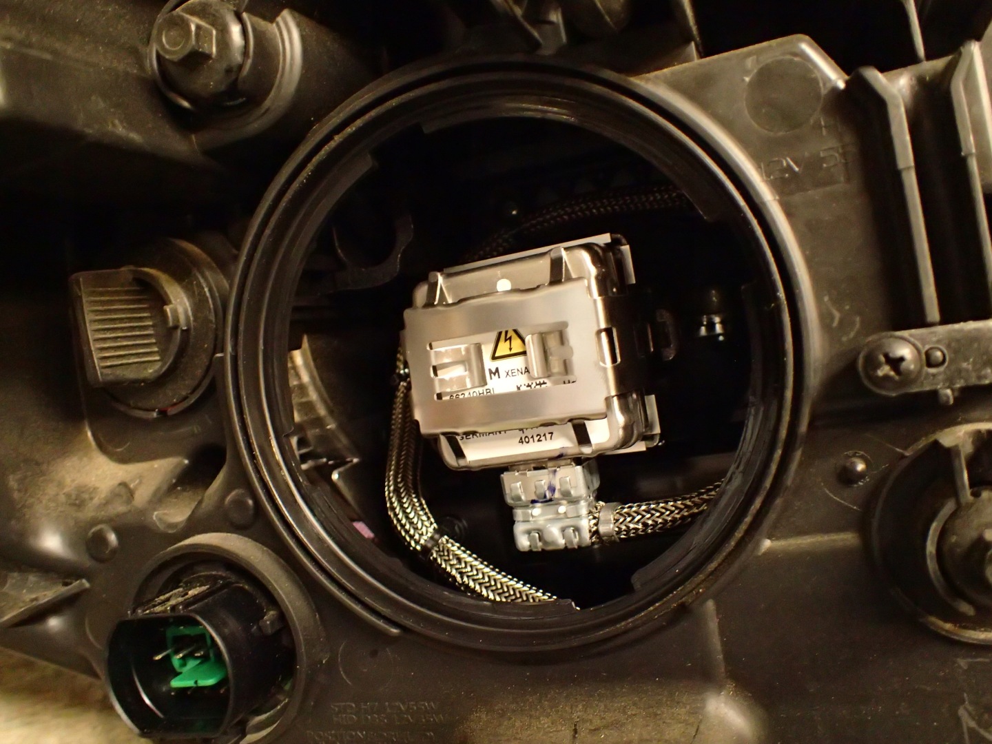 LIGHT FRONT LEFT KIA SORENTO 15- XENON POSITIONING LED