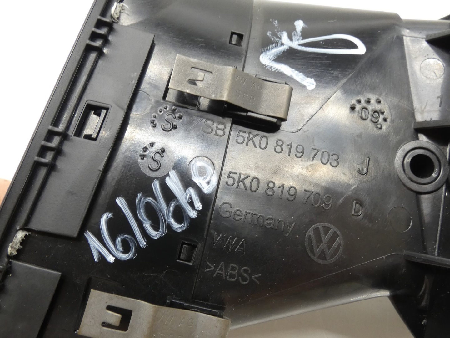 grid air conditioning devices left side VW GOLF VI 5K0819703J