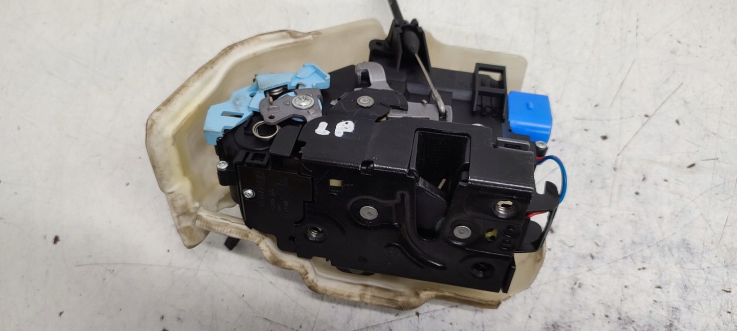 lock door front front left VW Golf plus