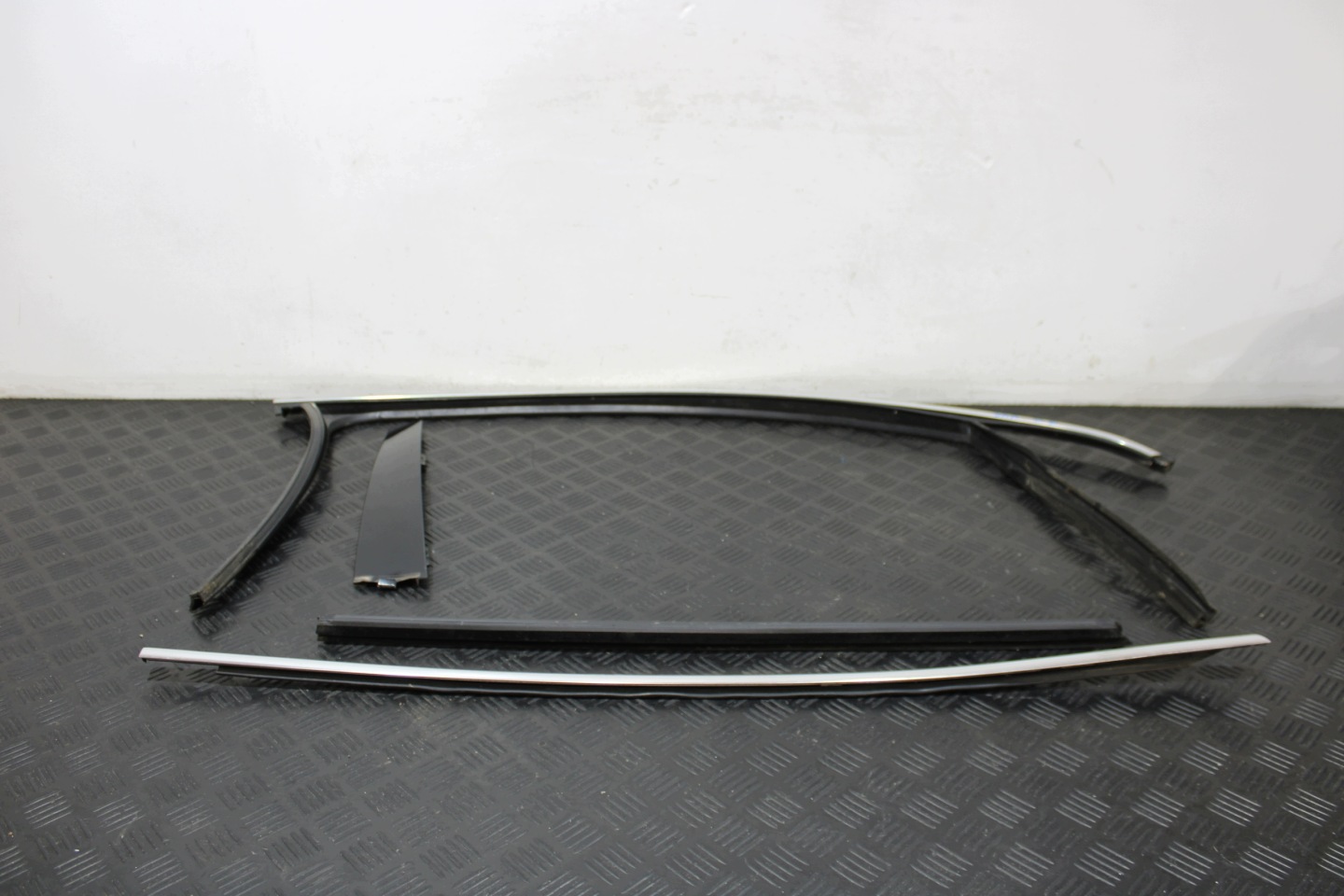 joint moulage portière droite avant VW PASSAT B7 3AA 3AF
