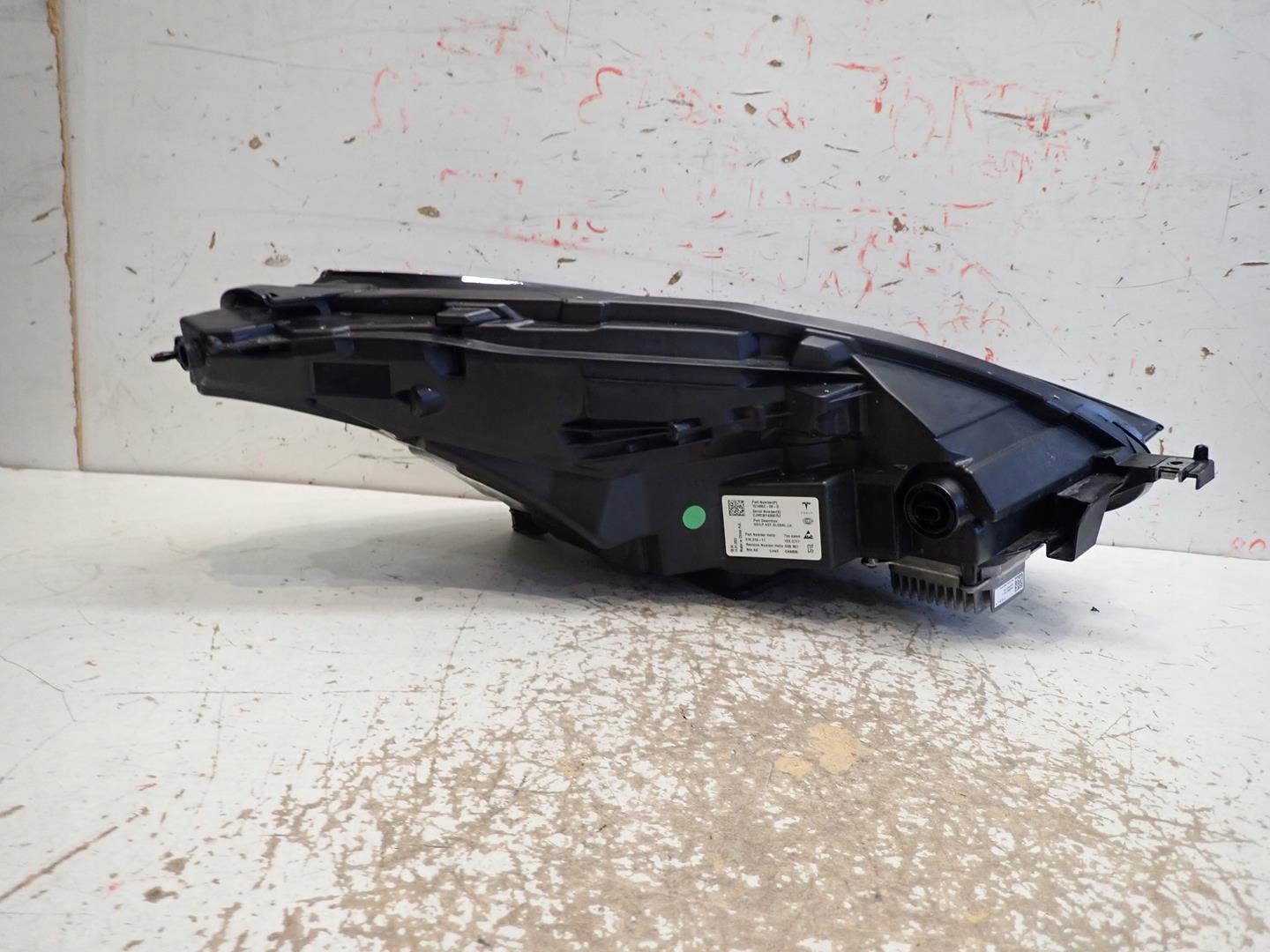 light front front left TESLA 3 LIFT 2020- FULL LED